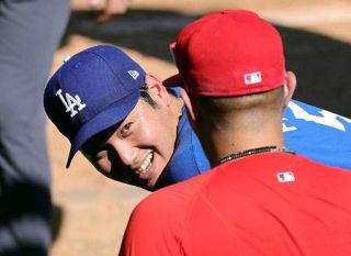 大谷、試合前にブルペンで１５球　投球後は古巣スタッフらと談笑