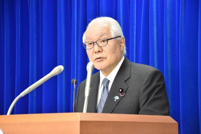 マイナ保険証への移行時期　厚労相「方針は揺るぎない」