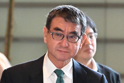 河野デジタル相「政府方針変わらず」　マイナ保険証延期論に反論