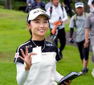 安田祐香が暫定首位　ミヤギテレビ杯女子第１日