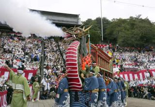 長崎の大祭「くんち」開幕　秋を彩る伝統の舞と音色