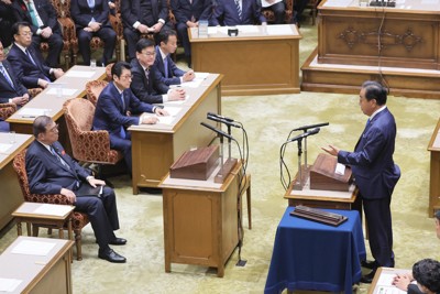 石破首相、裏金議員の公認「最終的な判断は国民」　初の党首討論