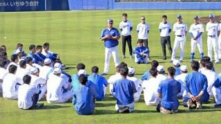 中日・井上新監督「同じ方向を」　秋季練習スタート、２８日まで