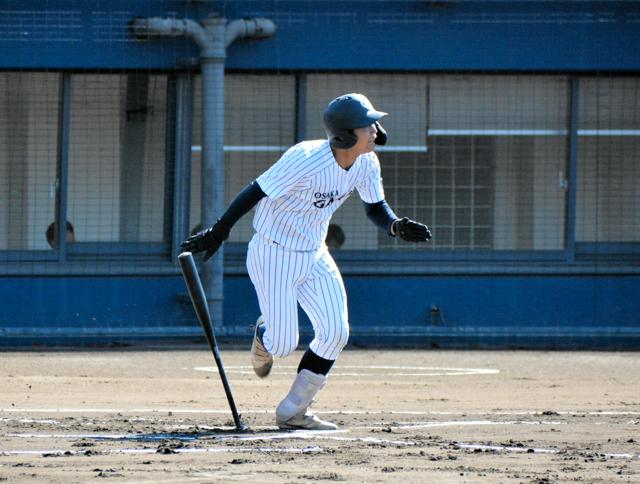 大阪学院大、「大阪2強」と近畿大会　軟式出身の1年生4番が躍動