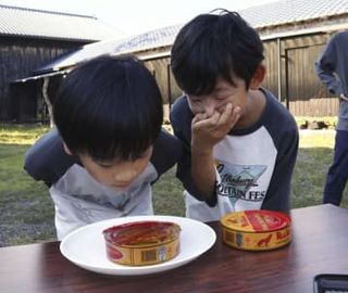 ニシンの塩漬けに「鼻が壊れる」　臭い食べ物かぎ比べ、三重