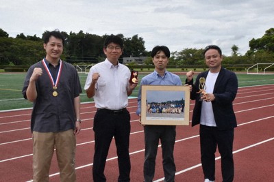 いけ、鎌ケ谷!　高校生よりもキツい練習　実を結んだ東葛駅伝V