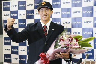 巨人1位　石塚裕惺内野手の目標は坂本勇人「3割30本を打てる選手に成長したい」　埼玉・花咲徳栄高