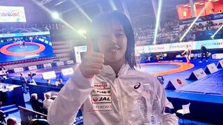 レスリング世界選手権女子55キロ級　清岡もえ選手（高知市出身）が初出場初V　2回戦から出場し失点0での完全優勝！兄はパリ五輪制しきょうだいでの世界一は初めて