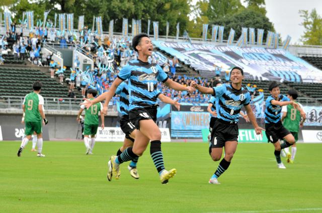 高校サッカー岡山県大会　岡山学芸館が4連覇　作陽学園下し全国へ