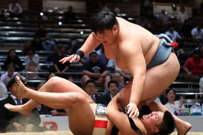 連敗後、底力を発揮　日体大が3年ぶりの優勝　全国学生相撲選手権