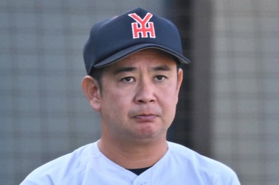 横浜・村田監督がエースを外野で先発させた理由　秋季高校野球