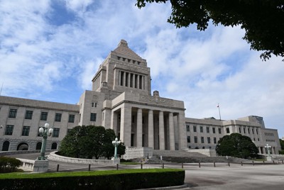 自民と国民、週内に政策協議開始で合意　政調会長会談