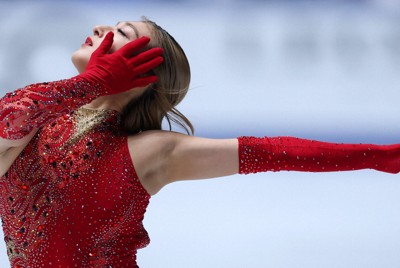 坂本花織が首位スタート　千葉百音2位、青木祐奈3位　NHK杯女子SP