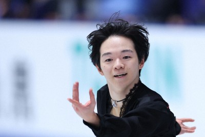 フィギュアNHK杯　男子は鍵山優真が2連覇、壷井達也も3位に