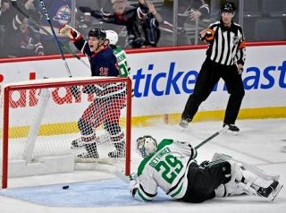 ジェッツが連勝伸ばし首位　ＮＨＬ第６週