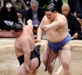 大の里と豊昇龍が３連勝　琴桜は初黒星、霧島３連敗