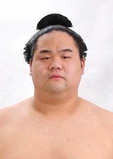 十両の東白龍が休場　右肘痛、親方「再出場も」