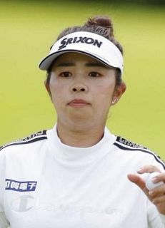 山下美夢有が連日６５、単独首位　上田予選落ち、女子ゴルフ第２日