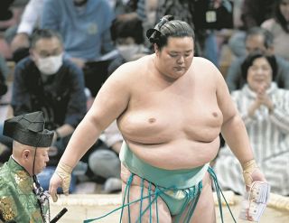 波に乗った大関琴桜、1敗守る　海を渡って会場通い「良い気分転換」　九州場所、全勝消えて1敗に5人並ぶ