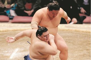 新大関・大の里が3敗目…大栄翔の意外な攻めに対応できず　支度部屋でため息「集中してやる」　九州場所