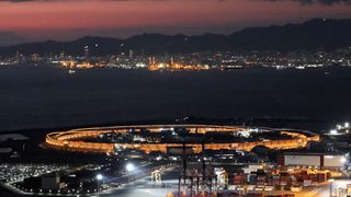 【動画】「大屋根リング」点灯、夜空に輪　大阪・関西万博