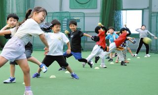 「野球やろうぜ」キッズを全力で支える街が埼玉に…週6でワンコイン練習開く指導者たち　ここまでやるワケは