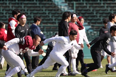 立命大が公開練習　主将「憧れられるプレーを」　甲子園ボウル