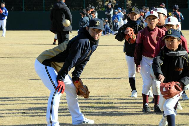 オリ若月捕手「野球好きな子増えれば」　花咲徳栄出身の8選手が教室