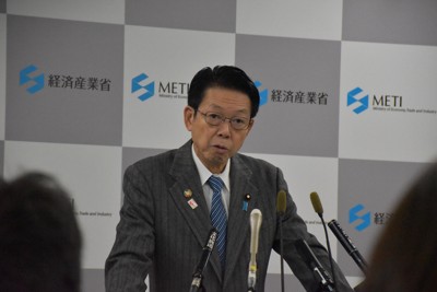 ホンダ日産統合　経産相・国交相が期待示す　「国際競争勝ち抜いて」